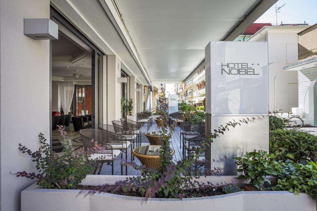 Hotel Nobel Габічче-Маре Екстер'єр фото
